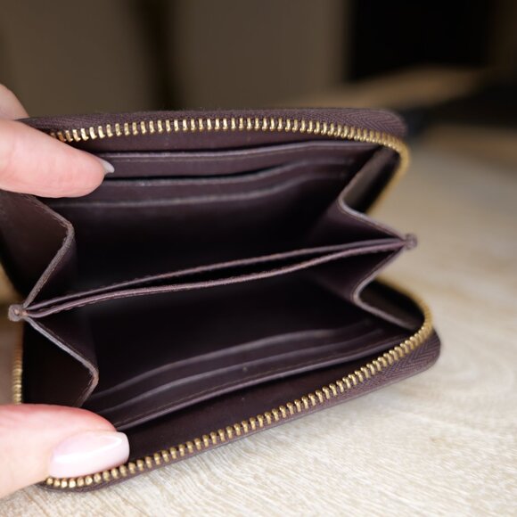 Louis Vuitton 2011 Vernis Amarante Patent Leather Zippy Compact Wallet - Picture 13 of 14